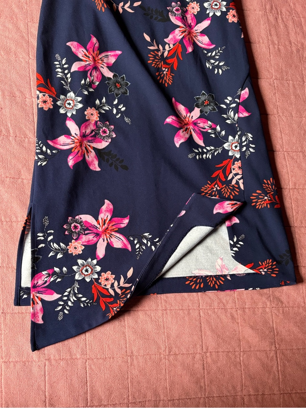 NWOT- Vince Camuto Navy Floral Sheath Dress- Size 6- Wedding Guest Dress 🌸 - Picture 6 of 9